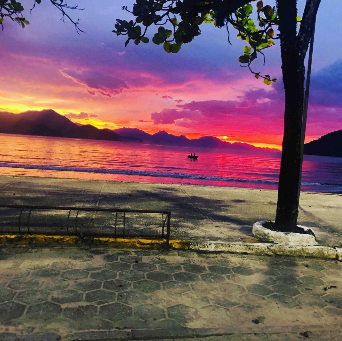 Ubatuba Casa Frente Mar Villa Екстериор снимка